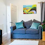 The Knavesmire - Quaint Victorian - Free Parking - Pet Friendly Holiday home York
