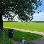 The Knavesmire - Quaint Victorian - Free Parking - Pet Friendly Holiday home