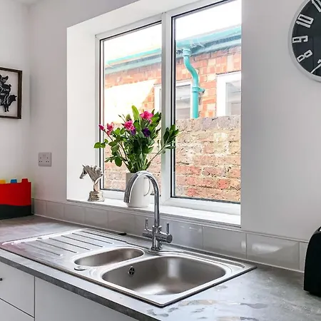 The Knavesmire - Quaint Victorian - Free Parking - Pet Friendly