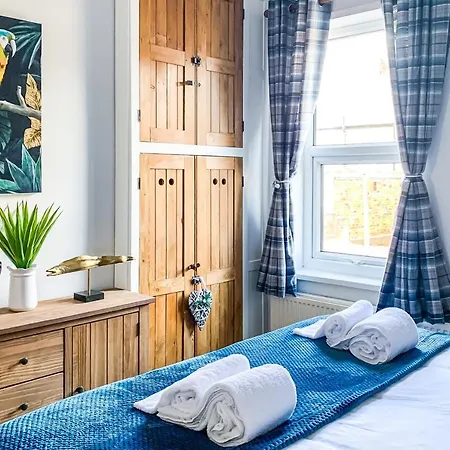 The Knavesmire - Quaint Victorian - Free Parking - Pet Friendly York