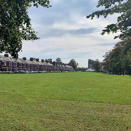 The Knavesmire - Quaint Victorian - Free Parking - Pet Friendly *